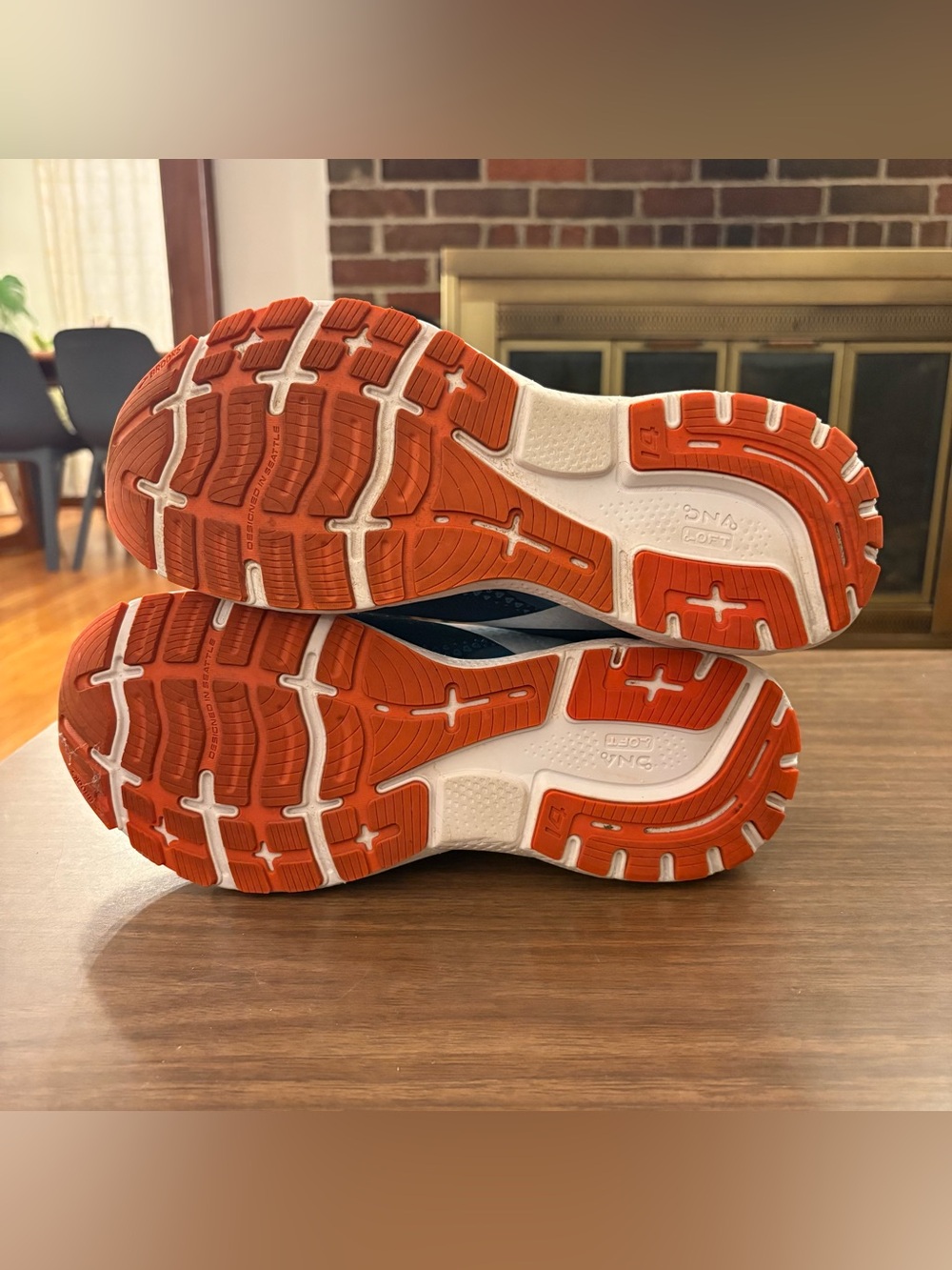 Less than 20 miles! Men’s Brooks Ghost 14 in titan blue & orange. Size 11.5 - Picture 5 of 6